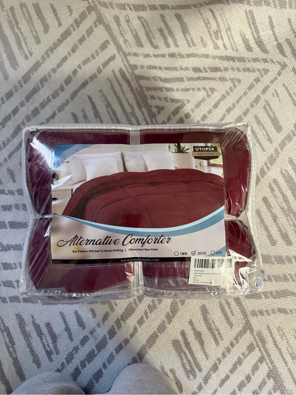 BRAND NEW UTOPIA BEDDING Burgundy Alternative Comforter & sheet - QUEEN SIZE